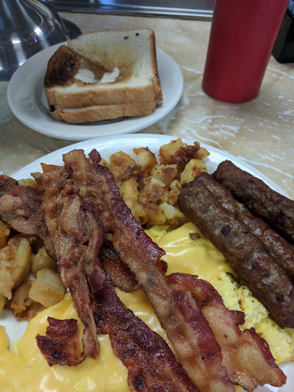 C Js Coffee Shop | restaurant | 225 N Long Beach Rd, Rockville Centre, NY 11570, USA | 5167669107 OR +1 516-766-9107