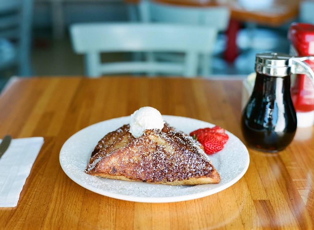 The Right Fork Diner | restaurant | 12 Mattakesett Way, Edgartown, MA 02539, USA | 5086275522 OR +1 508-627-5522