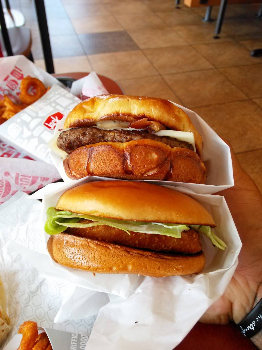 Jack in the Box | restaurant | 7045 Airline Dr, Houston, TX 77076, USA | 7136920555 OR +1 713-692-0555