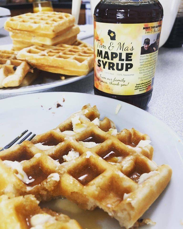 Tom & Mas Maple | restaurant | W1003 Ritchie Rd, Brantwood, WI 54513, USA | 7159220669 OR +1 715-922-0669