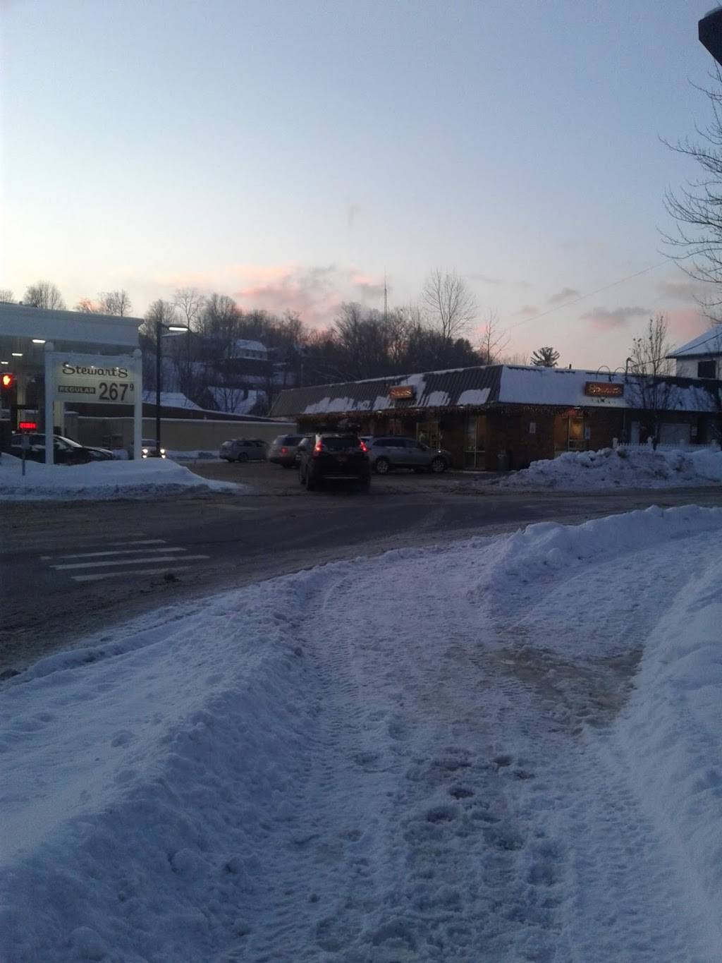 Stewarts Shops | meal takeaway | 27 Bloomingdale Ave, Saranac Lake, NY 12983, USA | 5188916687 OR +1 518-891-6687