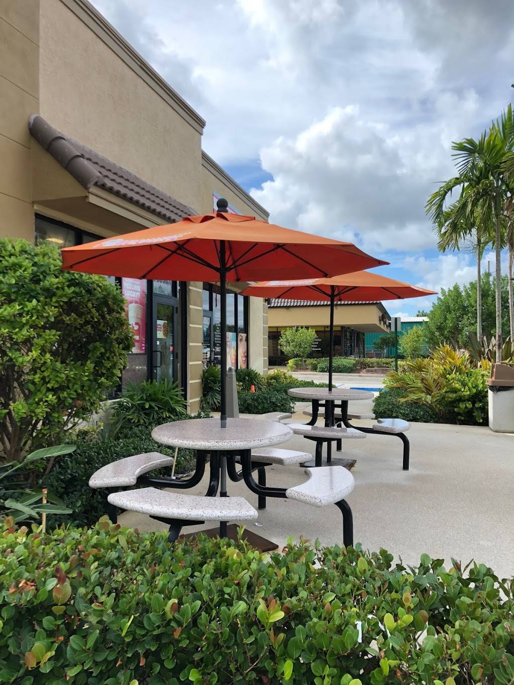 Dunkin | bakery | 3098 S, Jog Rd, Greenacres, FL 33467, USA | 5616606979 OR +1 561-660-6979