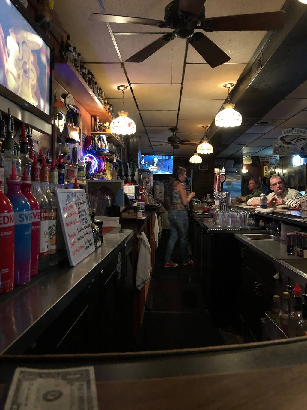 Caribou Tavern | restaurant | 703 E Johnson St, Madison, WI 53703, USA | 6082575993 OR +1 608-257-5993