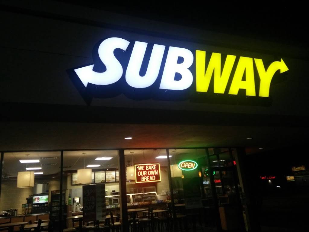 Subway | restaurant | 3701 W Northwest Hwy, Dallas, TX 75220, USA | 2143530893 OR +1 214-353-0893