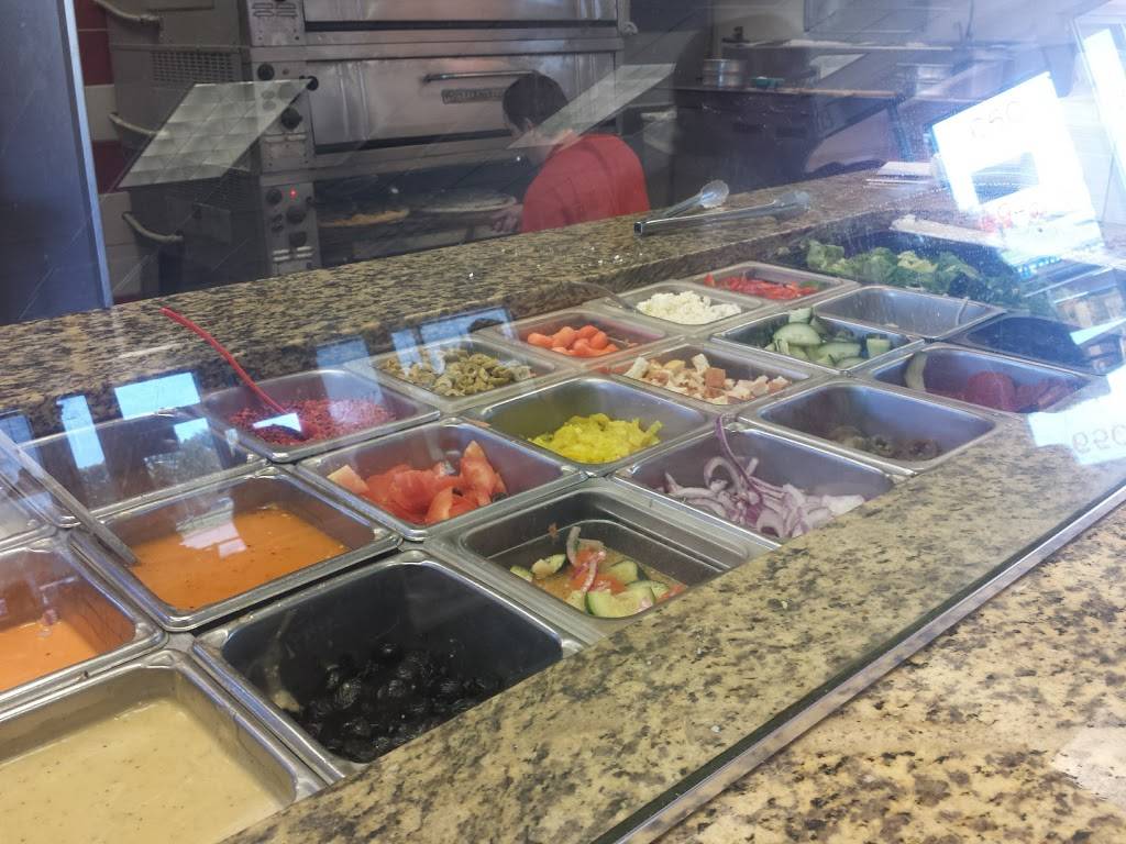 Mamma Leones Pizza | restaurant | 650 E Red Bridge Rd, Kansas City, MO 64131, USA | 8169431760 OR +1 816-943-1760