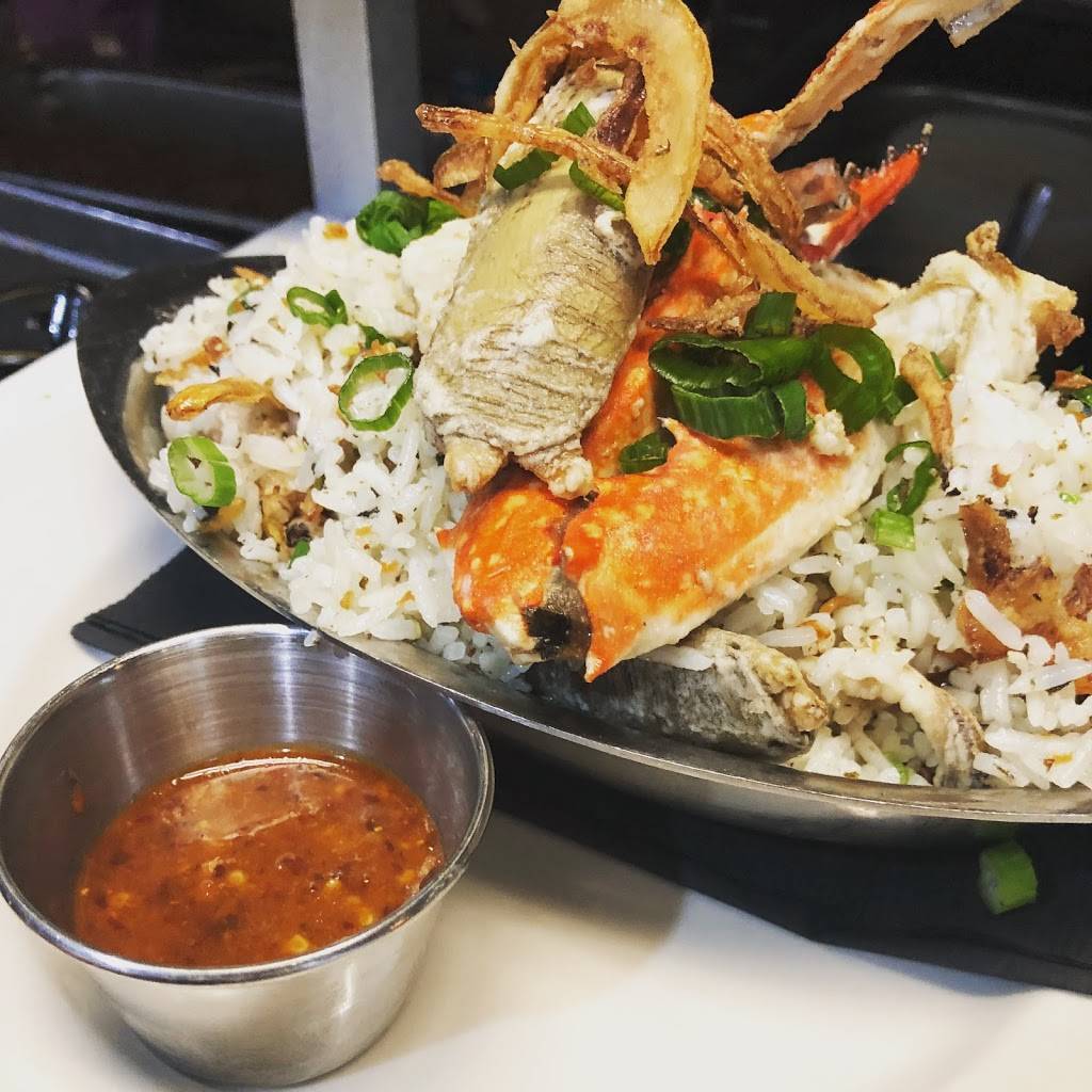 WayWard Fox | restaurant | 12 W University Ave, Gainesville, FL 32601, USA | 3523779468 OR +1 352-377-9468