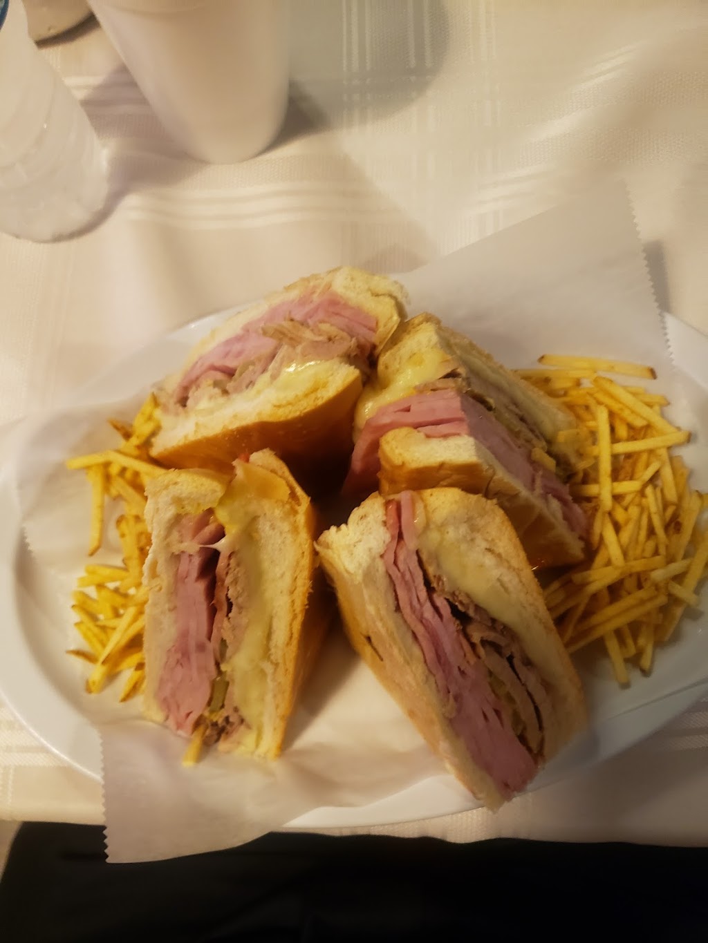 Rinconcito SuperLatinos Cafe | restaurant | 11368 SW 184th St, Miami, FL 33157, USA | 7862276686 OR +1 786-227-6686