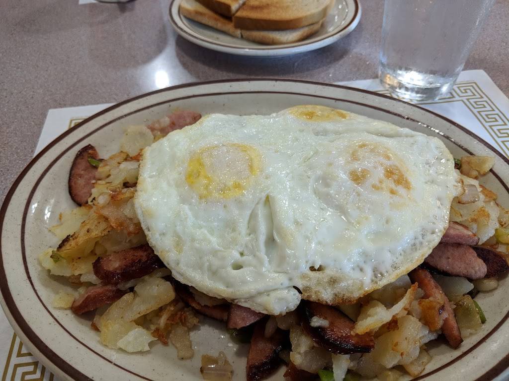 Michael’s Family Restaurant | restaurant | 2220 W Wisconsin Ave, Milwaukee, WI 53233, USA | 4143447333 OR +1 414-344-7333