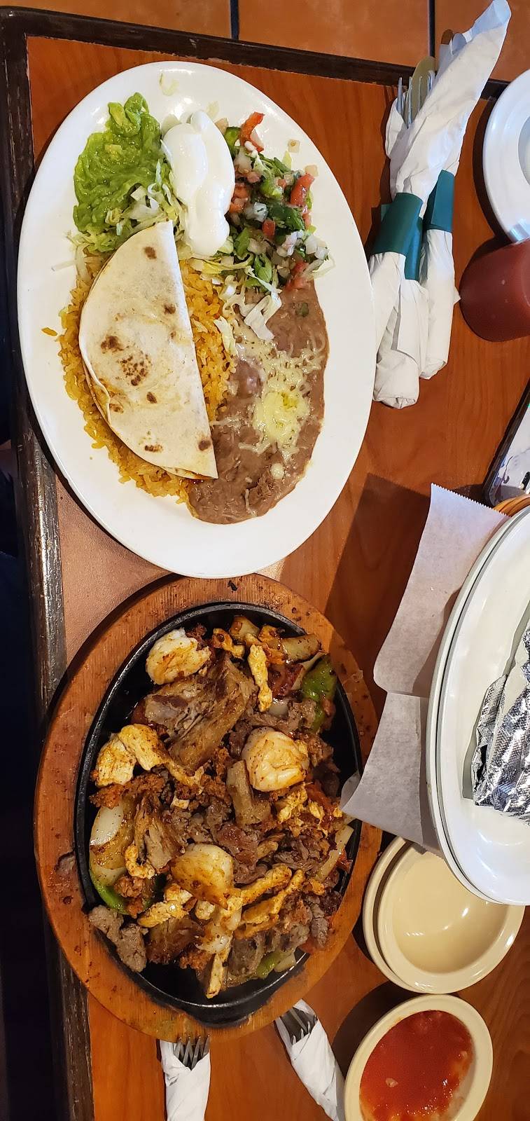 Casa Mexicana | restaurant | 555 S Perkins Rd, Memphis, TN 38117, USA | 9017794115 OR +1 901-779-4115