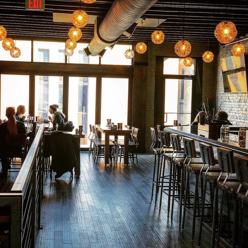 The Burger Social | restaurant | 108 N Hale St, Wheaton, IL 60187, USA | 6304800458 OR +1 630-480-0458