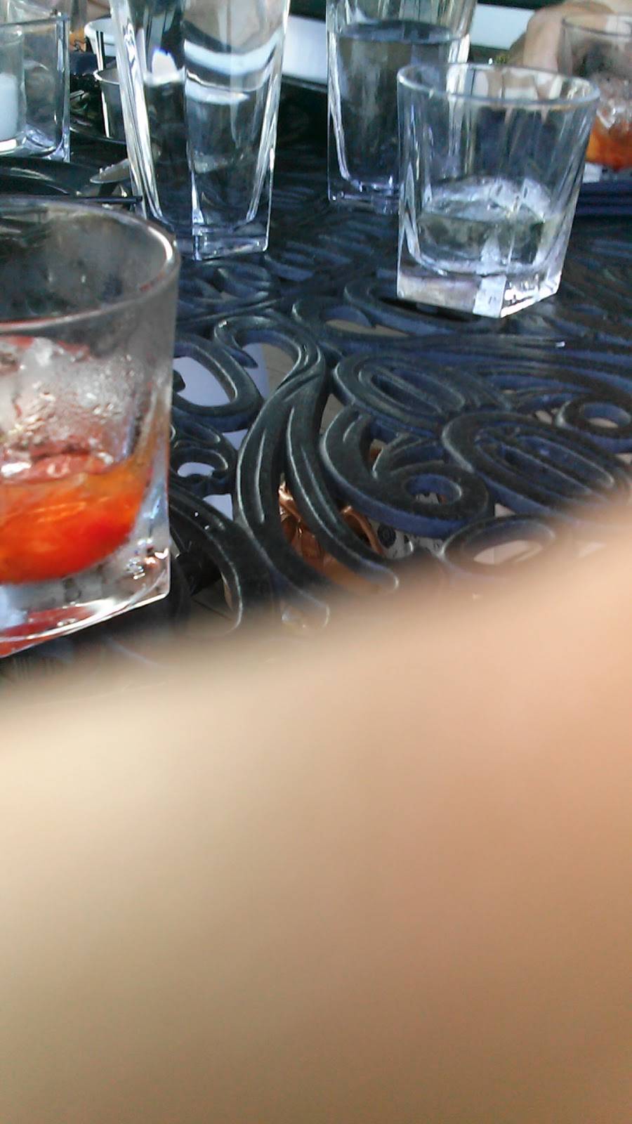 Gilanellas | restaurant | 2024 2nd Ave, Port Byron, IL 61275, USA | 3095395275 OR +1 309-539-5275