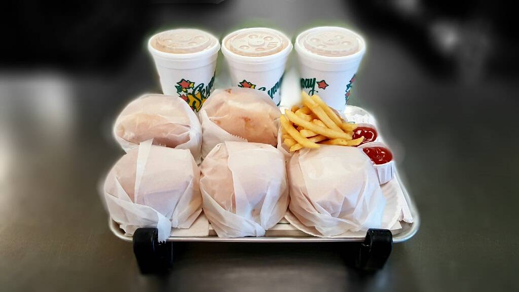 Skyway Drive-In | restaurant | 951 East Turkeyfoot Lake Road, Akron, OH 44312, USA | 3308969350 OR +1 330-896-9350