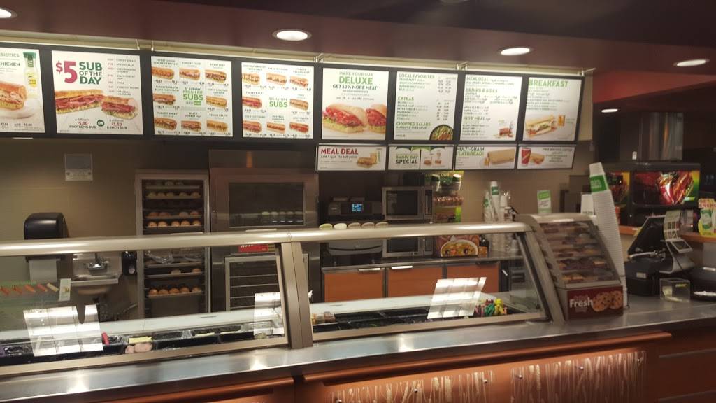 Subway Restaurants | restaurant | 9845 Topanga Canyon Blvd, Chatsworth, CA 91311, USA | 8187001526 OR +1 818-700-1526