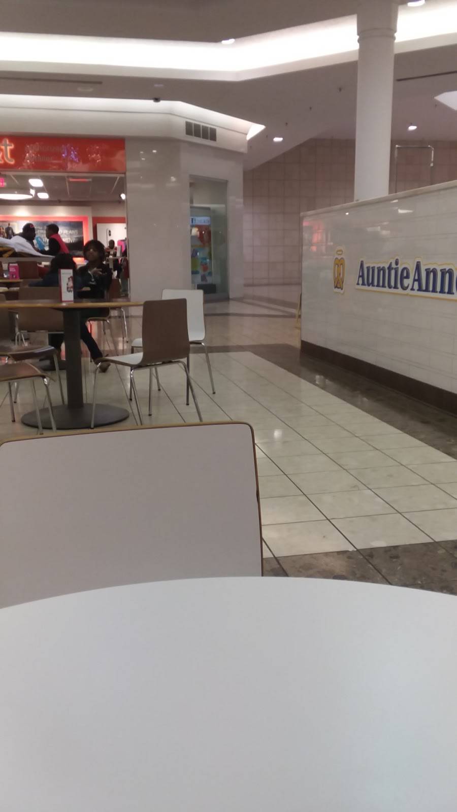 Taco Bell | restaurant | 2109 Southlake Mall, Merrillville, IN 46410, USA | 2197690811 OR +1 219-769-0811