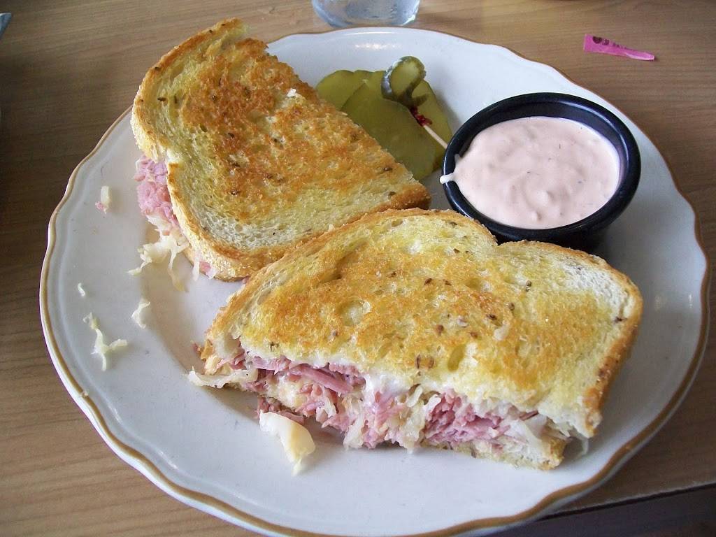 Troys Family Restaurant | restaurant | 4827 Clairemont Dr, San Diego, CA 92117, USA | 6192767651 OR +1 619-276-7651