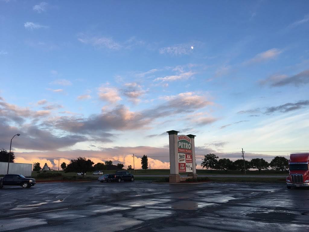 Petro Rochelle | restaurant | 900 Petro Rd, Rochelle, IL 61068, USA | 8155623716 OR +1 815-562-3716
