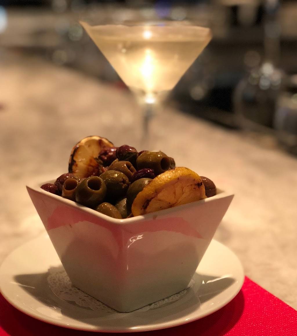 Dinos Backstage | restaurant | 287 N Keswick Ave, Glenside, PA 19038, USA | 2158842000 OR +1 215-884-2000