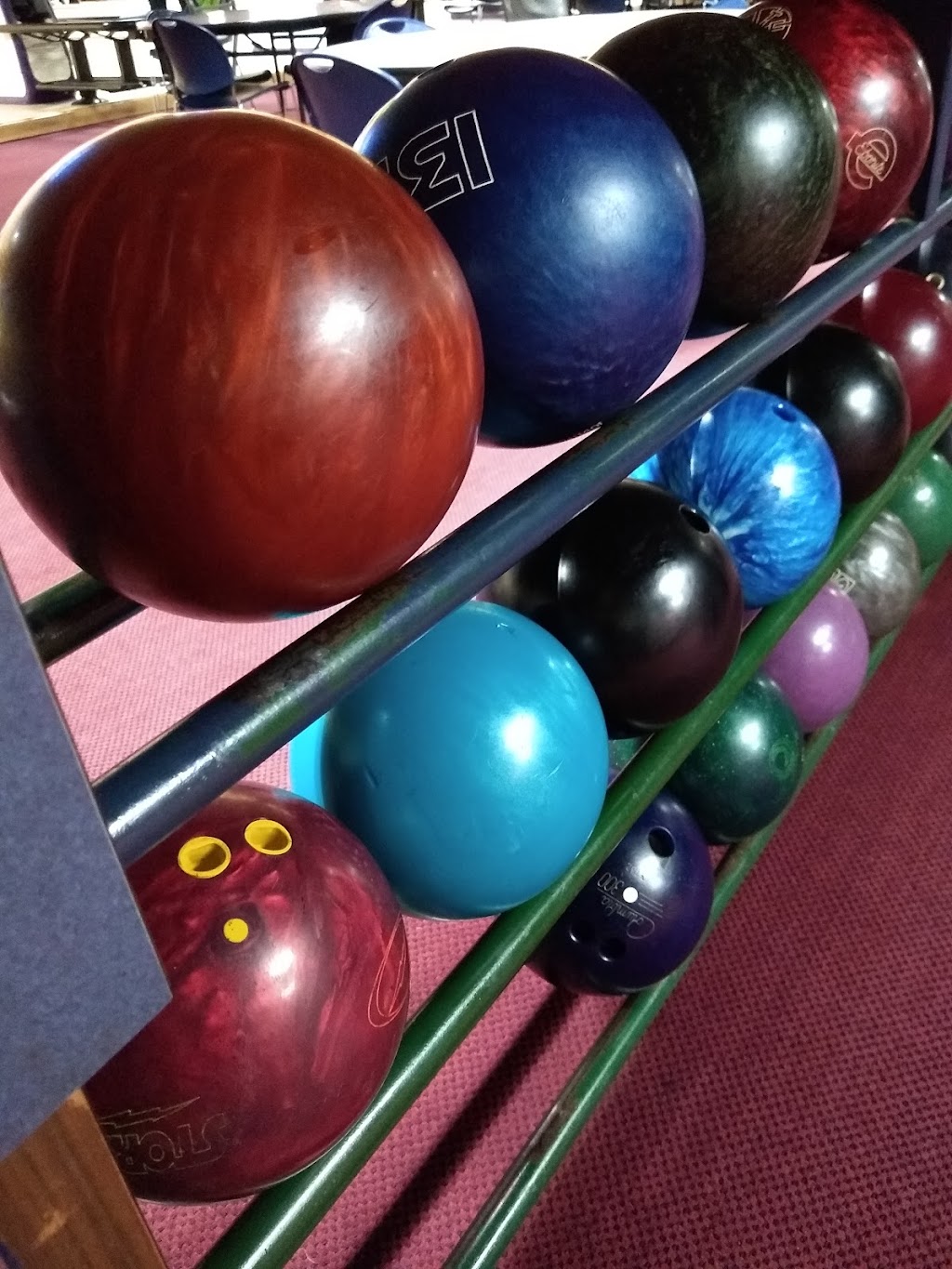 Jacket Lanes | restaurant | 200 Maplewood St #1582, Greenville, MI 48838, USA | 6167544495 OR +1 616-754-4495