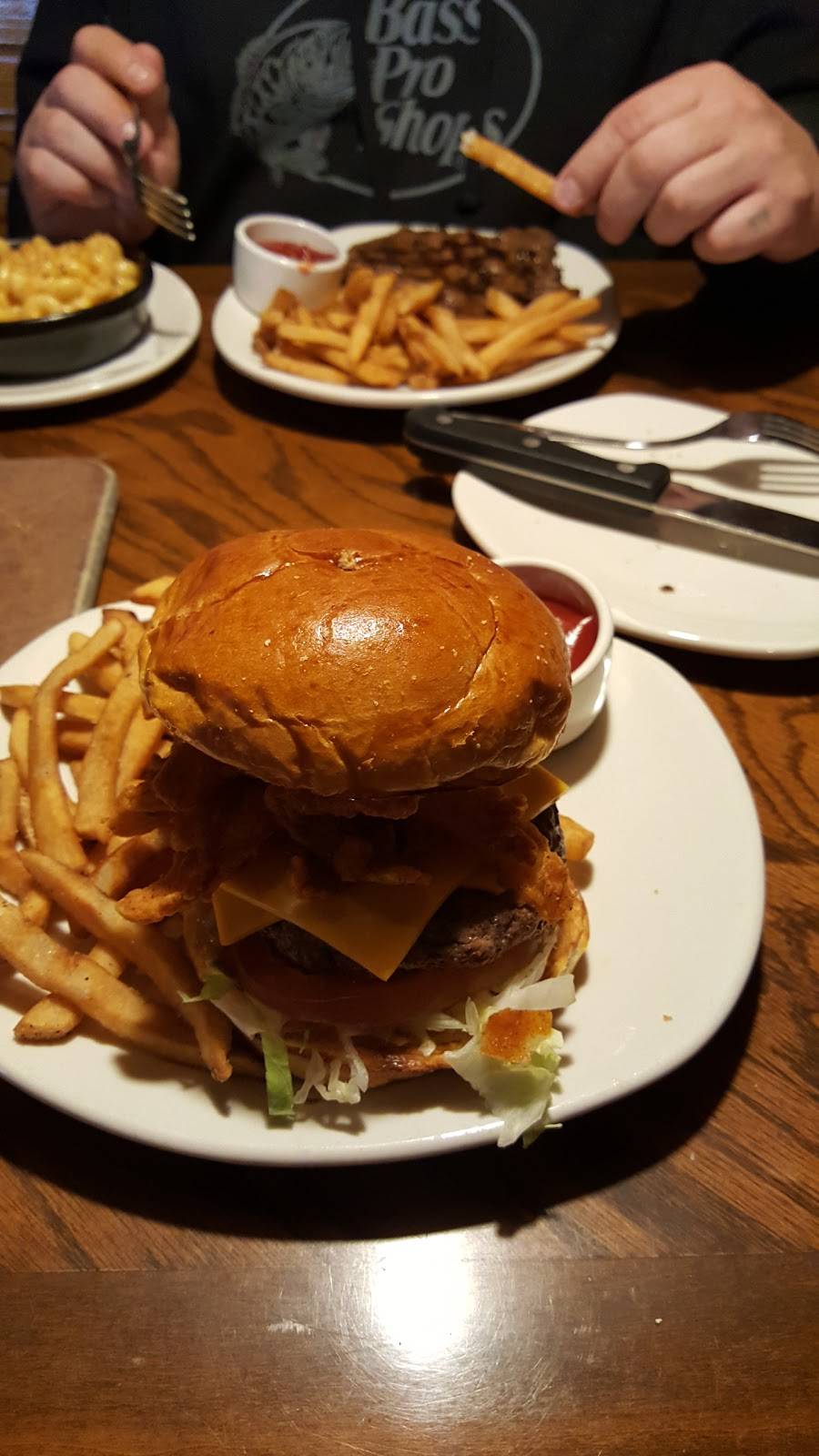 Outback Steakhouse | restaurant | 3510 W Airport Fwy, Irving, TX 75062, USA | 9723991477 OR +1 972-399-1477