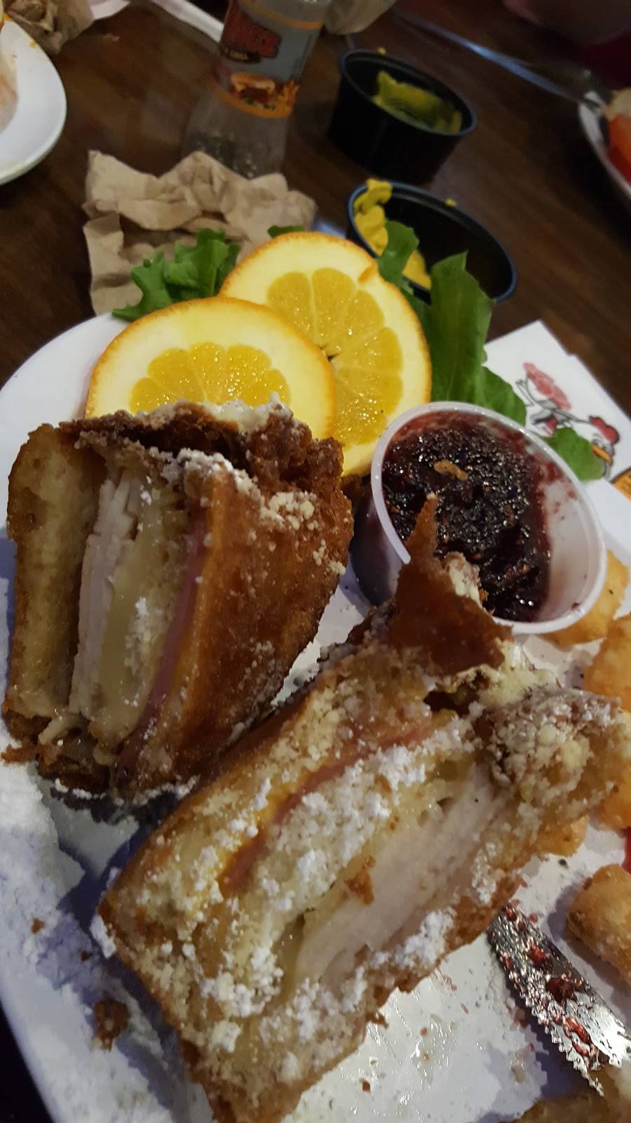 BreWingZ Restaurant and Bar | restaurant | 1126 Silber Rd, Houston, TX 77024, USA | 7136819464 OR +1 713-681-9464