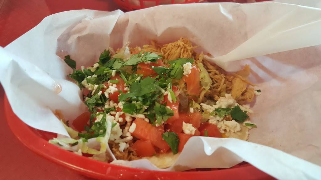 Fuzzys Taco Shop | restaurant | 12241 E Colonial Dr, Orlando, FL 32826, USA | 4075121536 OR +1 407-512-1536