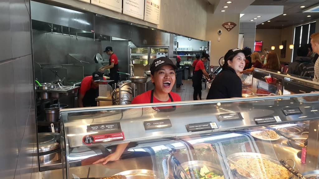 Panda Express | meal takeaway | 627 S Wright St, Champaign, IL 61820, USA | 2173443629 OR +1 217-344-3629