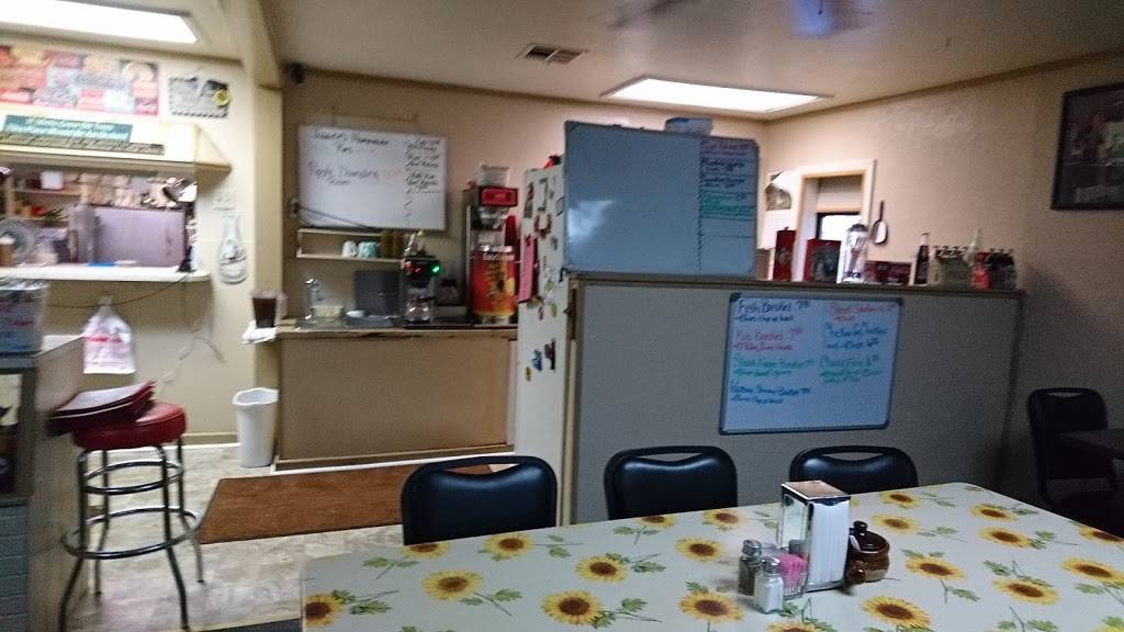 Janices Barbeque Pit | restaurant | 630 E Smith St, Stratford, OK 74872, USA | 5807593331 OR +1 580-759-3331