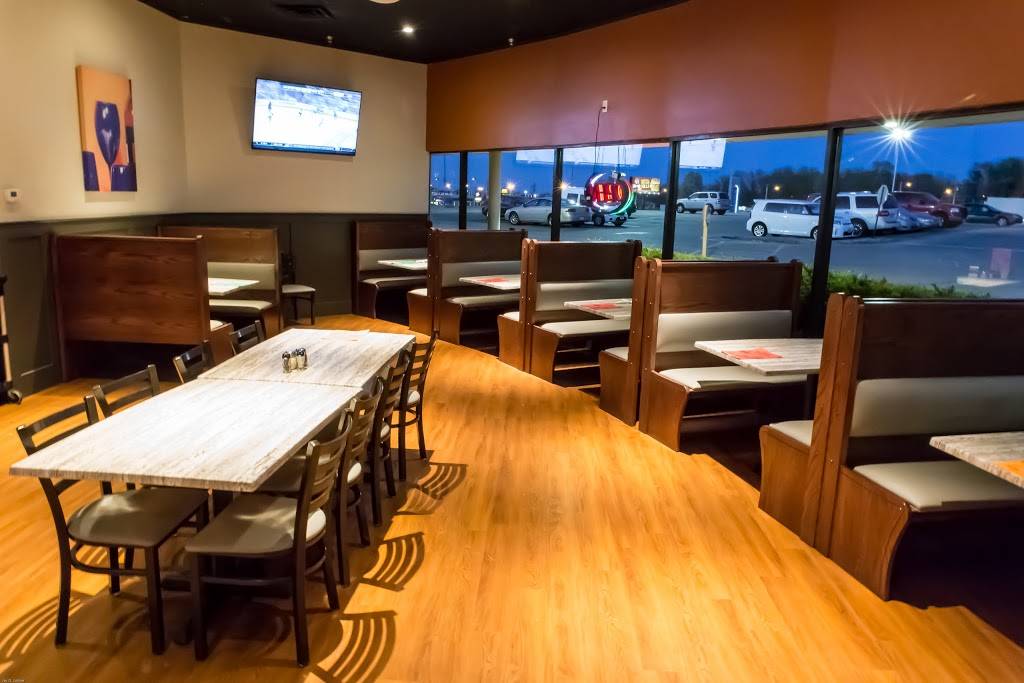 F&Os / Felix and Oscars | restaurant | 4050 Merle Hay Rd, Des Moines, IA 50310, USA | 5152788887 OR +1 515-278-8887