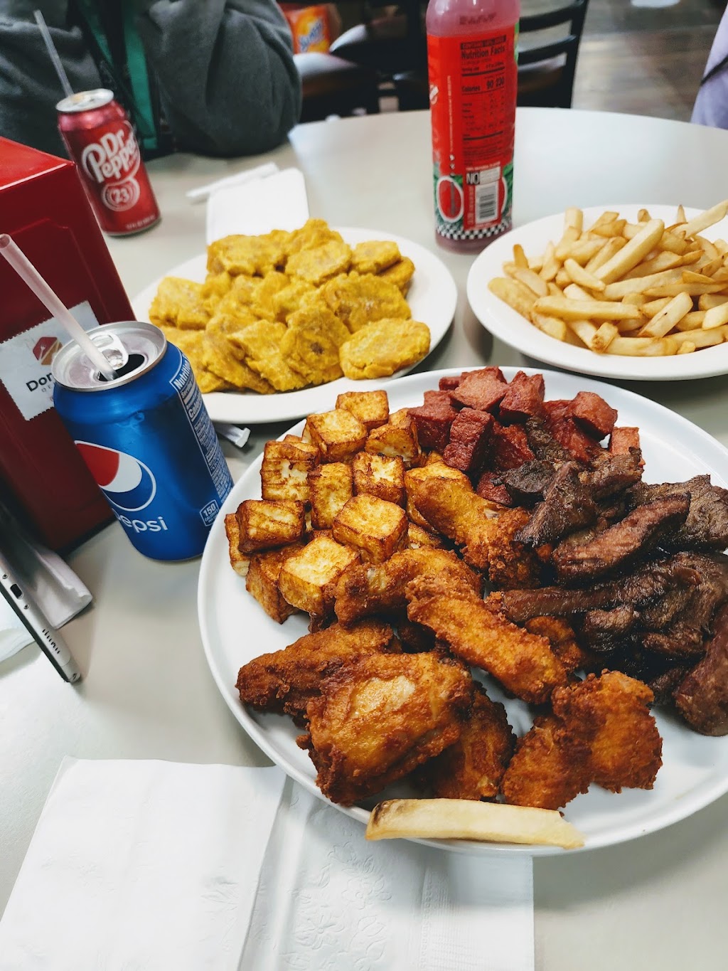 dominick deli cafe | restaurant | 204 Tilghman St, Allentown, PA 18102, USA | 6104392425 OR +1 610-439-2425