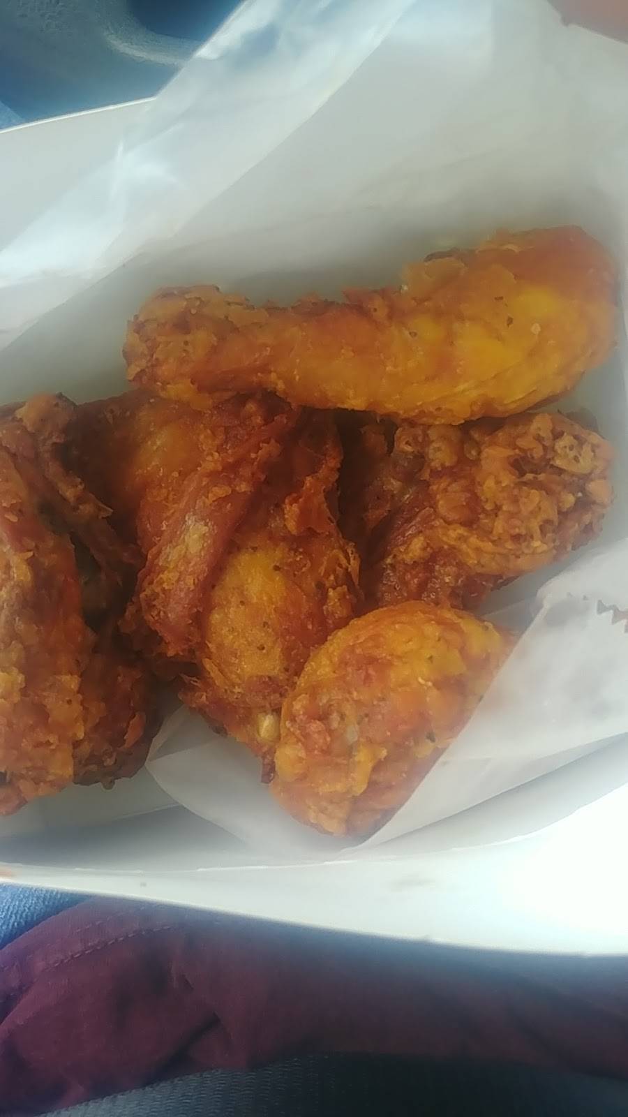 Walts Flavor Crisp Chicken Express | restaurant | 103 N Lincoln St, Wilmington, DE 19805, USA | 3024292587 OR +1 302-429-2587