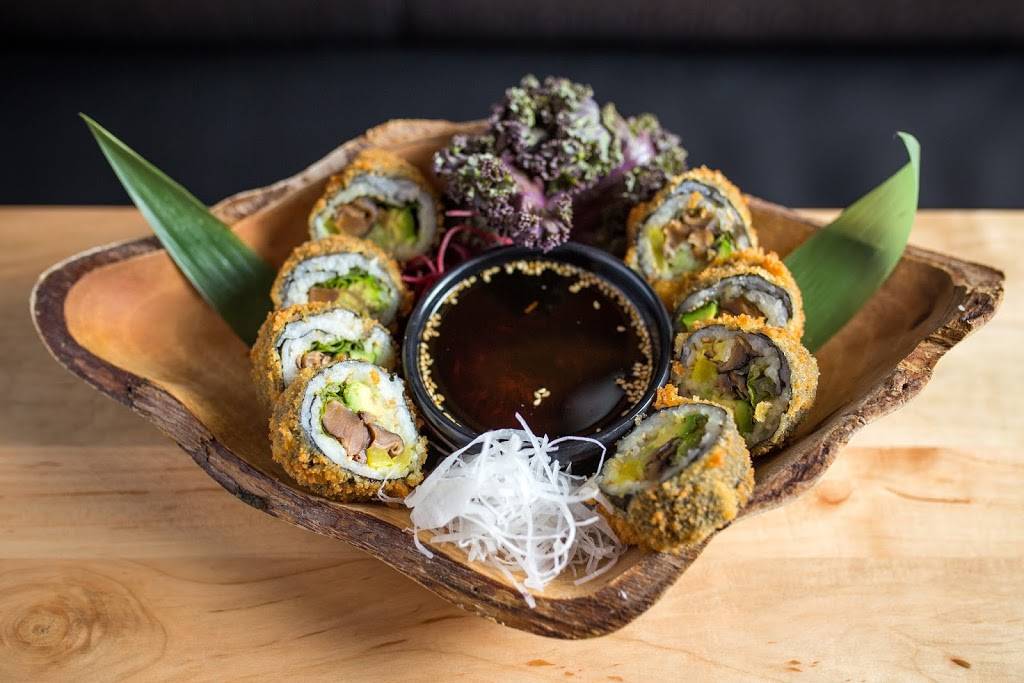 Earths Kitchen | restaurant | 3715 N Halsted St, Chicago, IL 60613, USA | 7736486000 OR +1 773-648-6000