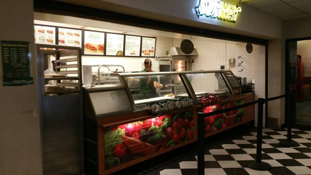 Subway | restaurant | 1977 Terrier Ave, Virginia Beach, VA 23461, USA | 7574258005 OR +1 757-425-8005