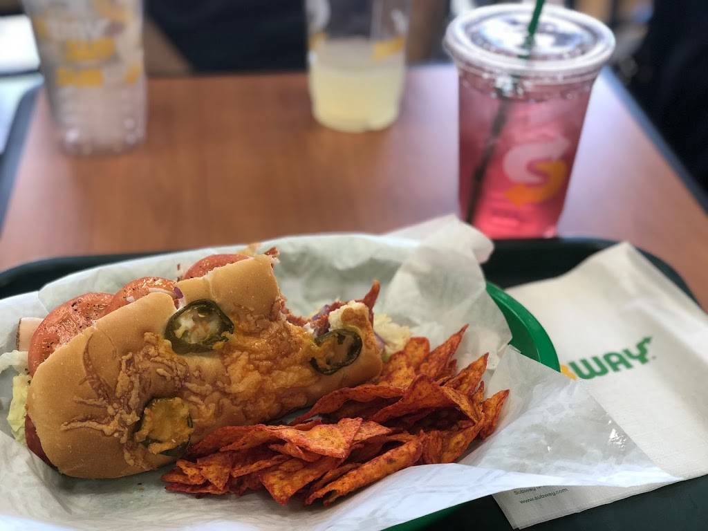 Subway Restaurants | restaurant | 531 N Hollywood Way Suite B, Burbank, CA 91505, USA | 8188436775 OR +1 818-843-6775