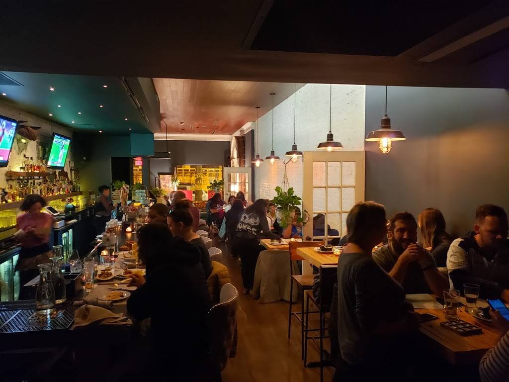 Mr. Braxton Bar & Kitchen | restaurant | 3632 Georgia Ave NW, Washington, DC 20010, USA | 2028824555 OR +1 202-882-4555