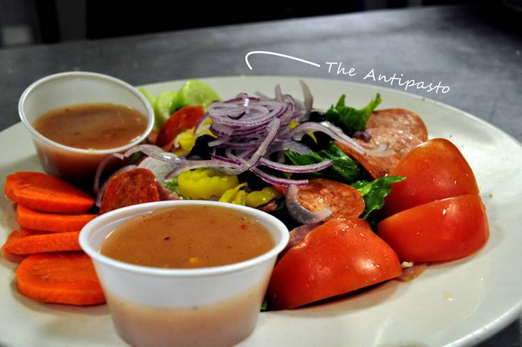 Capozzis New York Pizza | restaurant | 2960 Shallowford Rd #101, Marietta, GA 30066, USA | 7703211969 OR +1 770-321-1969