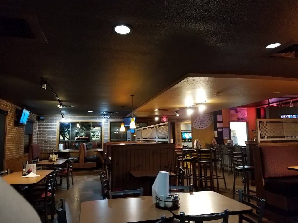 Pizza Hut | restaurant | 2808 N Main St, Fort Worth, TX 76106, USA | 8176251685 OR +1 817-625-1685