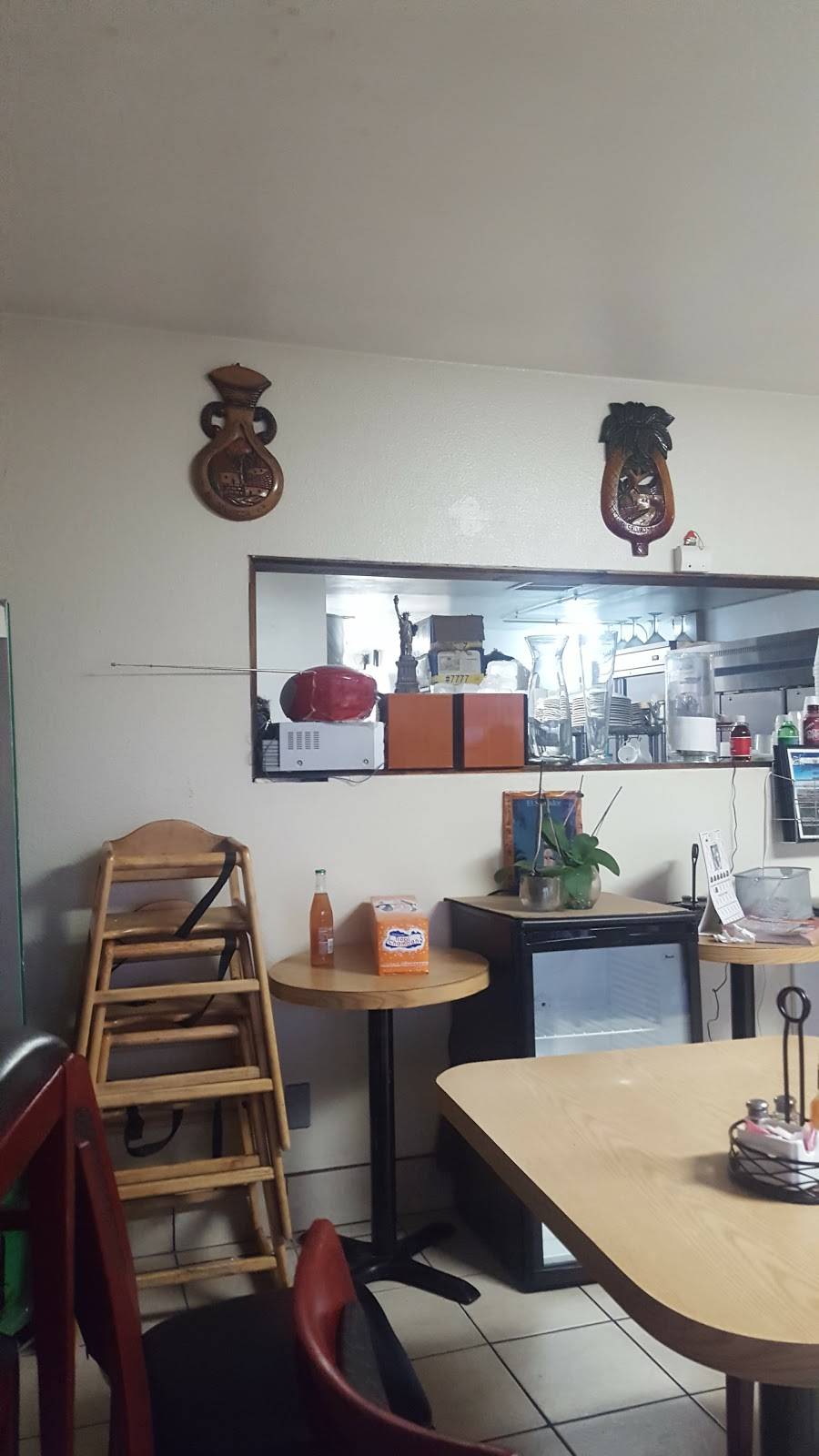 El Salvador Cafe | restaurant | 15680 Village Dr A, Victorville, CA 92394, USA | 7602454104 OR +1 760-245-4104