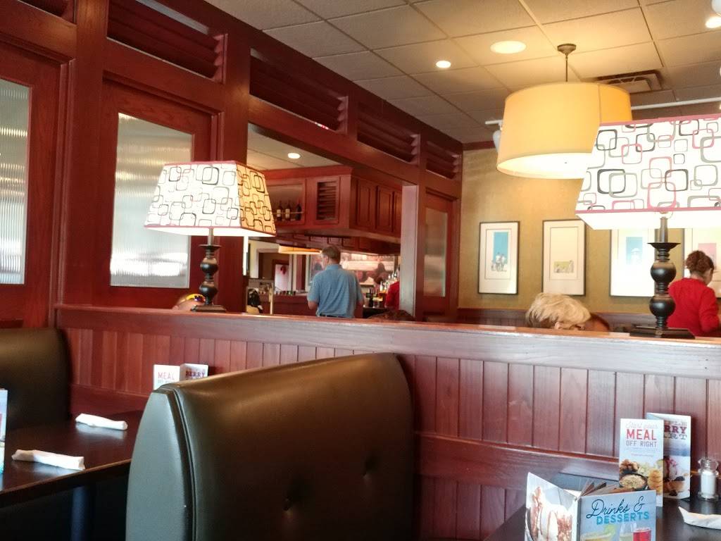 Ruby Tuesday | restaurant | 1901 W McGalliard Rd, Muncie, IN 47304, USA | 7652884200 OR +1 765-288-4200