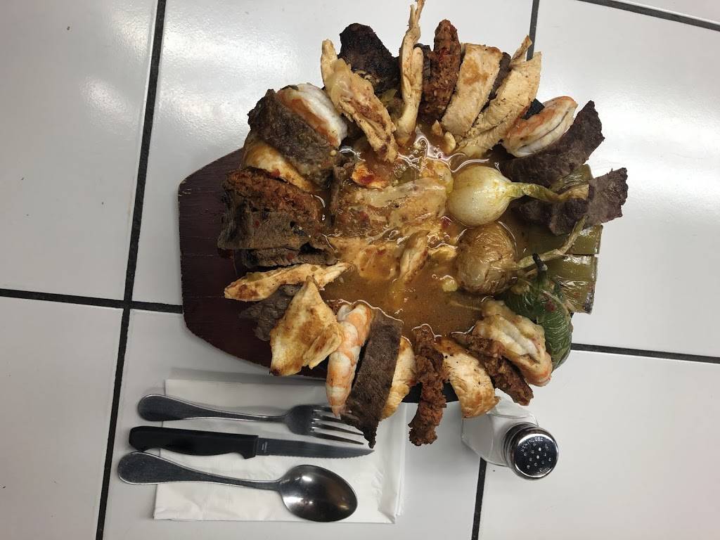 El naranjito mexican grill | restaurant | 2417, 1077 N Harbor Blvd, Anaheim, CA 92801, USA | 6573473775 OR +1 657-347-3775