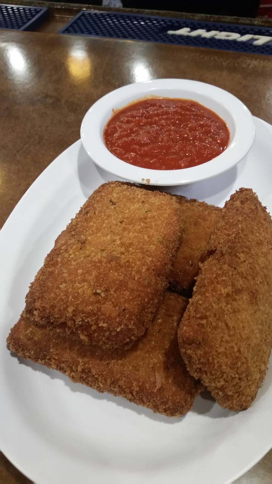 Ferrentinos Pizzeria & Pub | restaurant | 1676 Main St, Agawam, MA 01001, USA | 4137893222 OR +1 413-789-3222