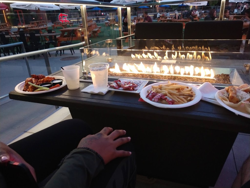 Sports & Social St. Louis | restaurant | 651 Clark Ave, St. Louis, MO 63102, USA | 3144925064 OR +1 314-492-5064