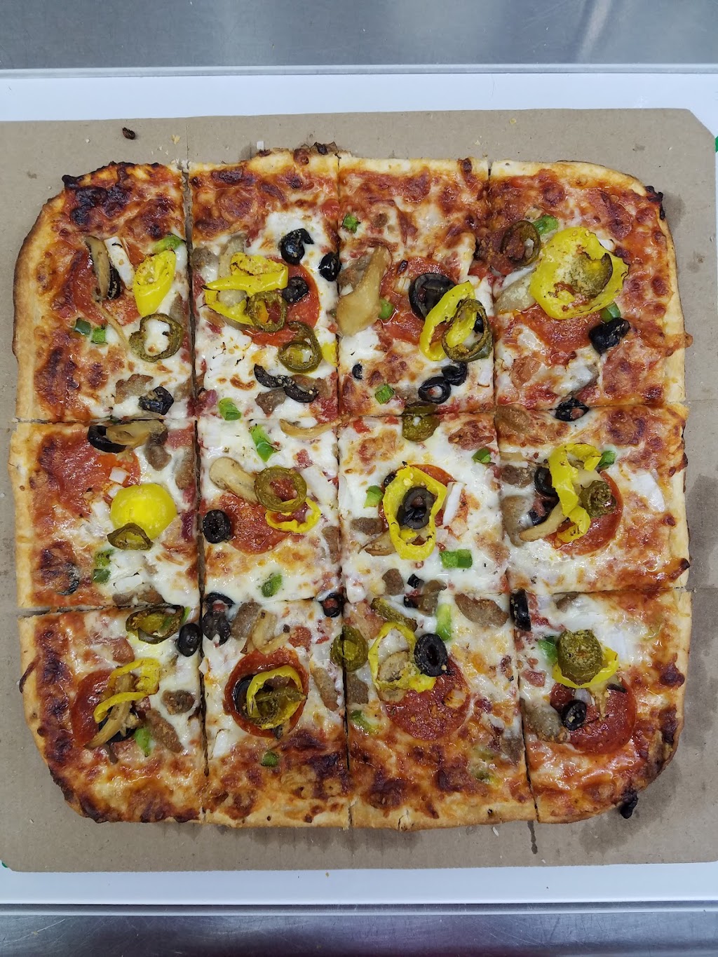 Browns Ferry Food Mart | restaurant | 541 Browns Ferry Rd, Chattanooga, TN 37419, USA | 4238257060 OR +1 423-825-7060