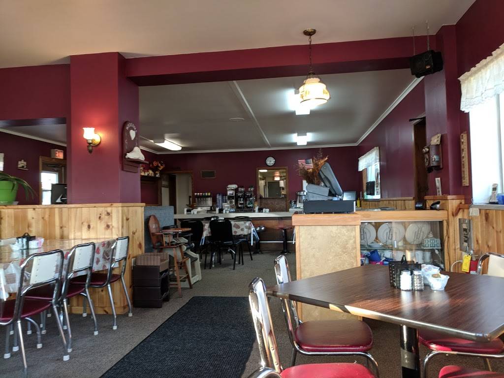 Bradkes Family Restaurant | restaurant | 1022 Main St, Neenah, WI 54956, USA | 9207223706 OR +1 920-722-3706