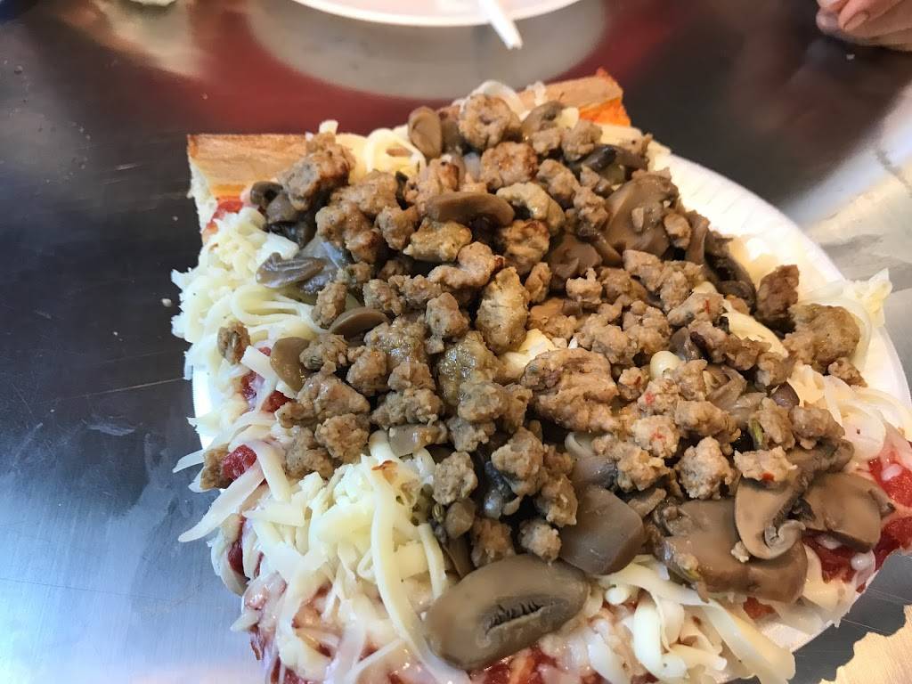 Betos Pizza | restaurant | 1473 Banksville Rd, Pittsburgh, PA 15216, USA | 4125610121 OR +1 412-561-0121