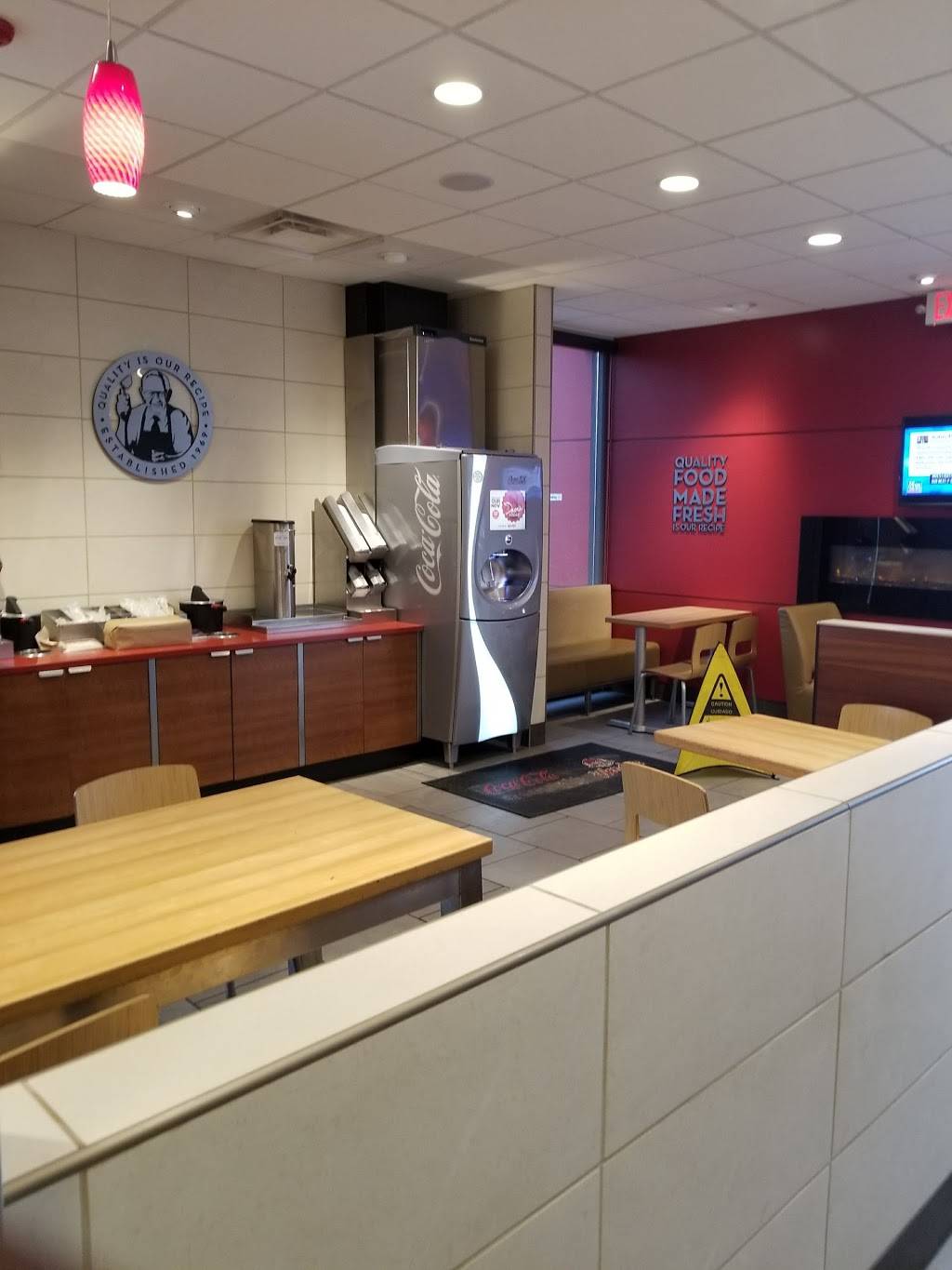 Wendys | restaurant | 19301 15 Mile Rd, Clinton Twp, MI 48035, USA | 5867920075 OR +1 586-792-0075