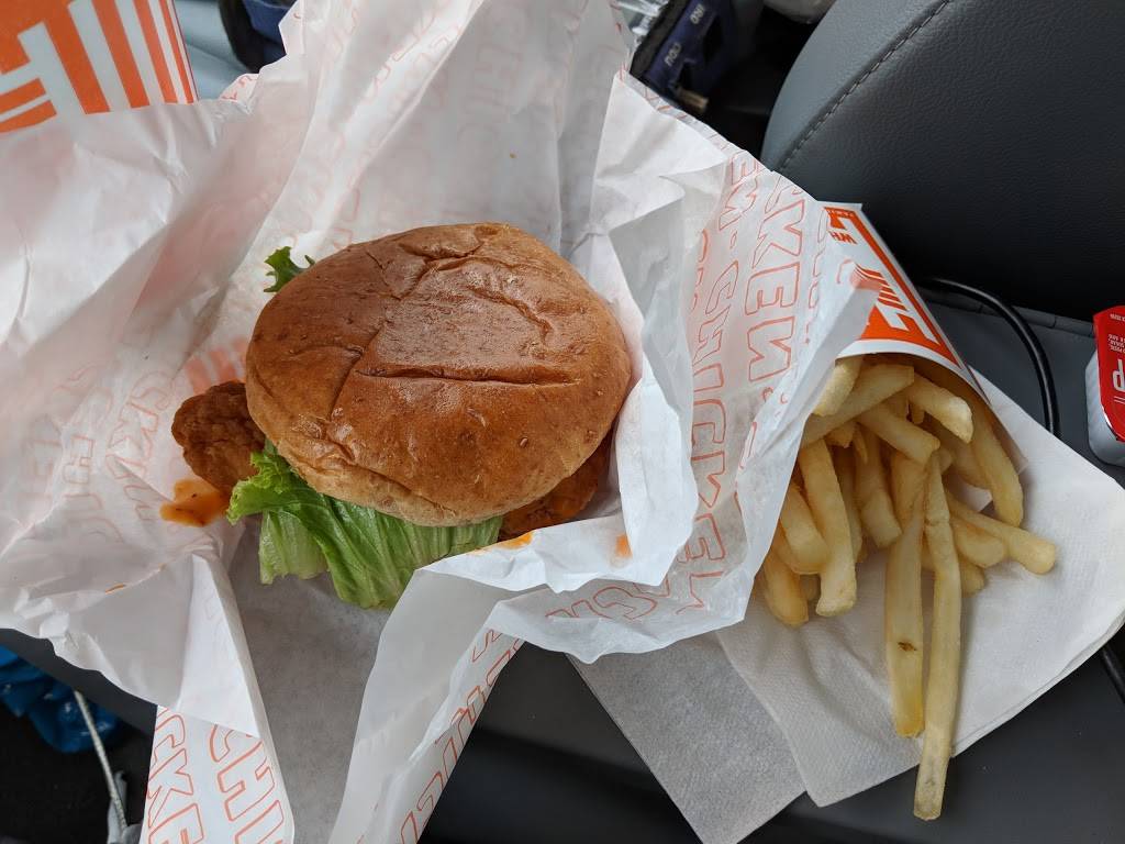 Whataburger | restaurant | 5050 Antoine Dr, Houston, TX 77092, USA | 7136869402 OR +1 713-686-9402