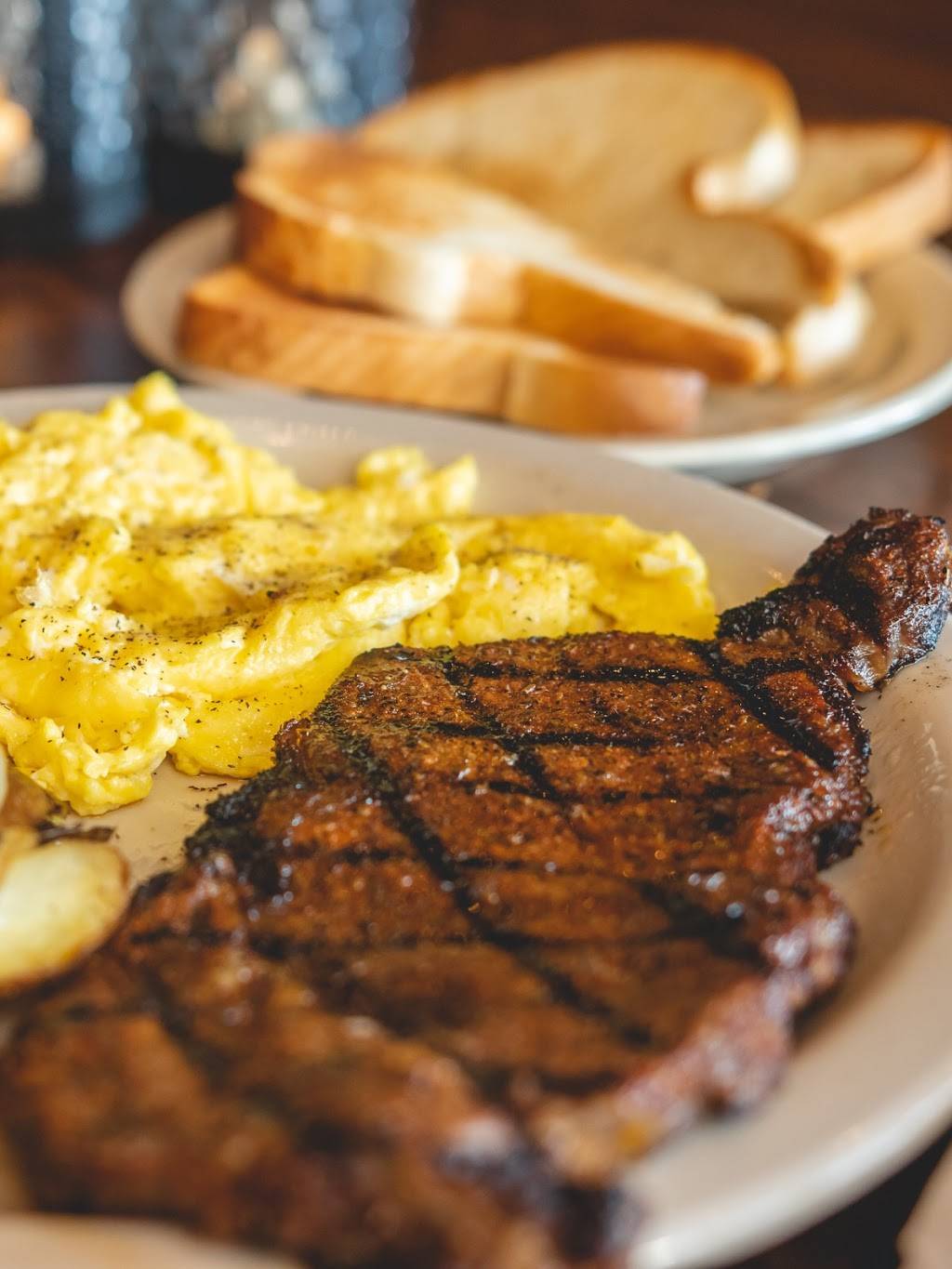 Walts Pub & Grill | restaurant | 1050 Kalberer Rd, West Lafayette, IN 47906, USA | 7655886148 OR +1 765-588-6148