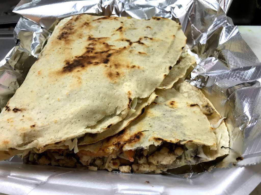 El Oaxaqueno | restaurant | 830 E Pioneer Pkwy, Arlington, TX 76010, USA | 8175170984 OR +1 817-517-0984