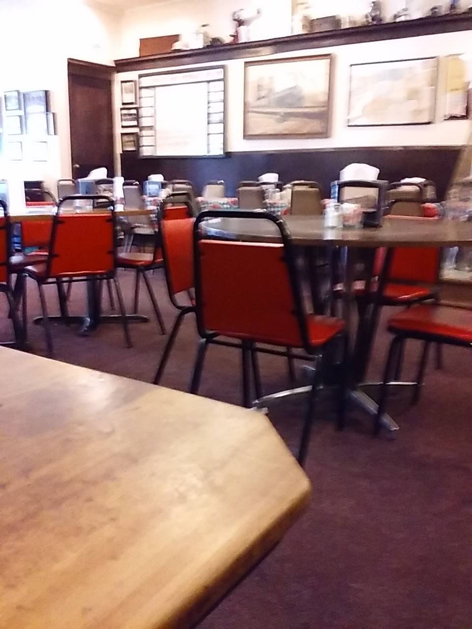 Andresens Cafe | restaurant | 215 E Broadway Blvd, Johnston City, IL 62951, USA | 6189838497 OR +1 618-983-8497