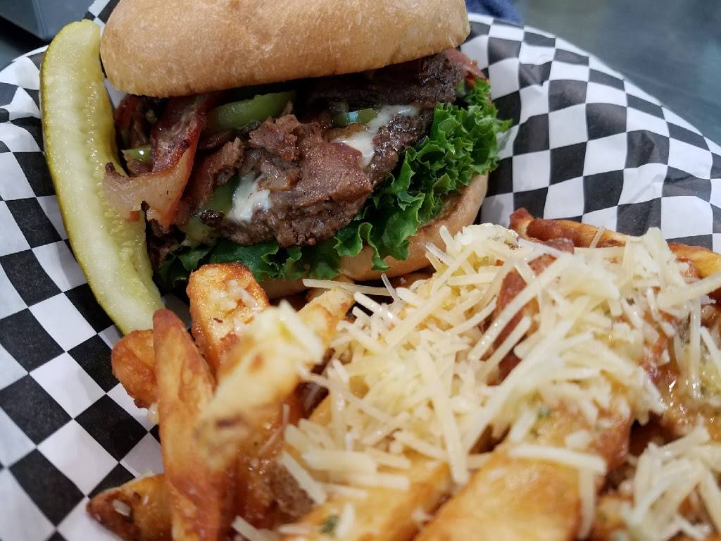 Moo Moos Burger Barn | restaurant | 3200 N Naglee Rd #608, Tracy, CA 95304, USA | 2092079019 OR +1 209-207-9019